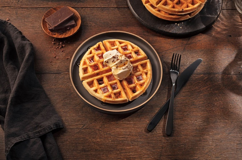 WEIGHTLESSLY FLUFFY LOW CARB PANCAKES & WAFFLES, READY FOR LIFT OFF! Make gravity-defying golden pancakes and weightlessly fluffy waffles spangled with a constellation of sugar-free chocolate chips in moments—all with only 2 grams of net carbs per serving. Carbonaut’s Chocolate Chip Pancake and Waffle Mix’s smooth, pourable batter cooks into soft but supportive stacks that soak up sugar-free syrups and hold your favorite toppings.